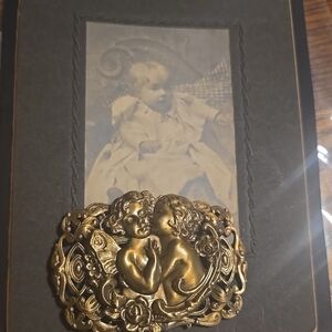 Vintage Gold Cherub Brooch With Cabinet Card